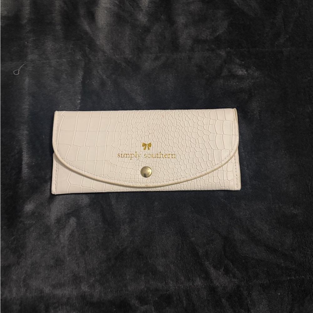Simply Southern white Croc-Embossed Wallet